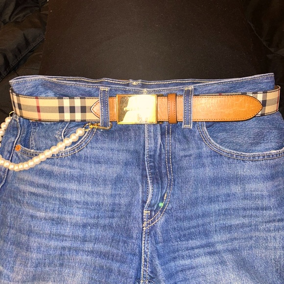 Burberry Gold Buckle Belt with House Check Size: 38/95 UNISEX - Picture 3 of 7